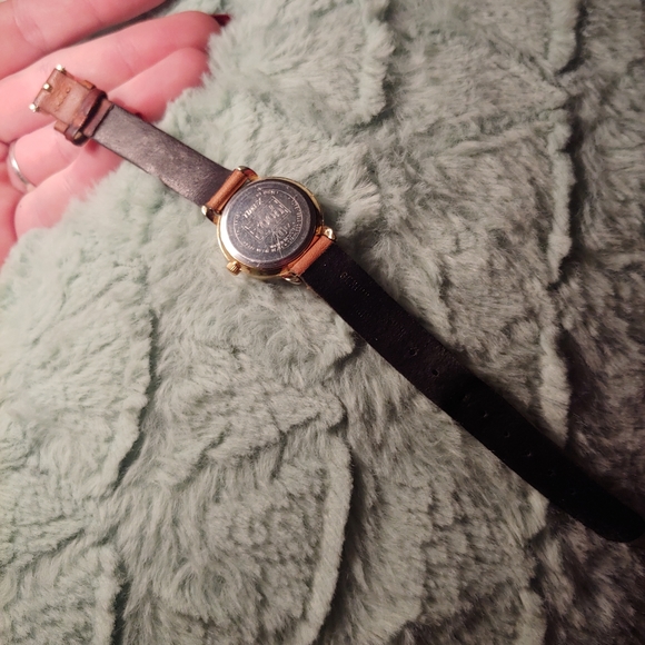 Timex × Pooh | Disney Leather Tooled y2k 90s thin collector watch